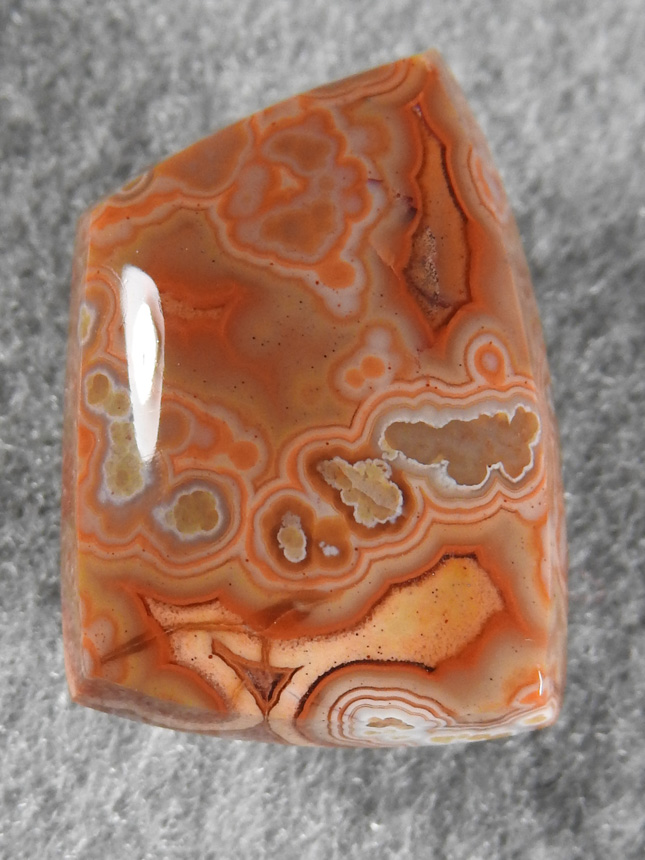 Dryhead Agate 1716 : It's a Dryhead but so much pattern that it almost starts looking like a Tepee Agate.