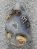 Singleton Bouquet Agate 1580 : A pretty teardrop of Bouquet with a small druzy center.