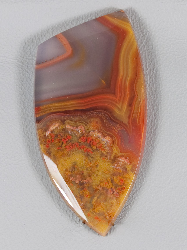 Traded Apache Flame Agate 335T  :  description
