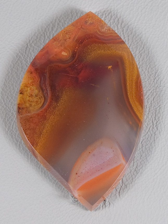 Traded Apache Flame Agate 340T  :  description