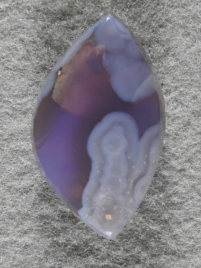 Holly Blue Agate 1869 : Holly is pretty but it normally has too many fractures for my liking.  This stone has the single internal stress fracture that doesn't affect the stone.