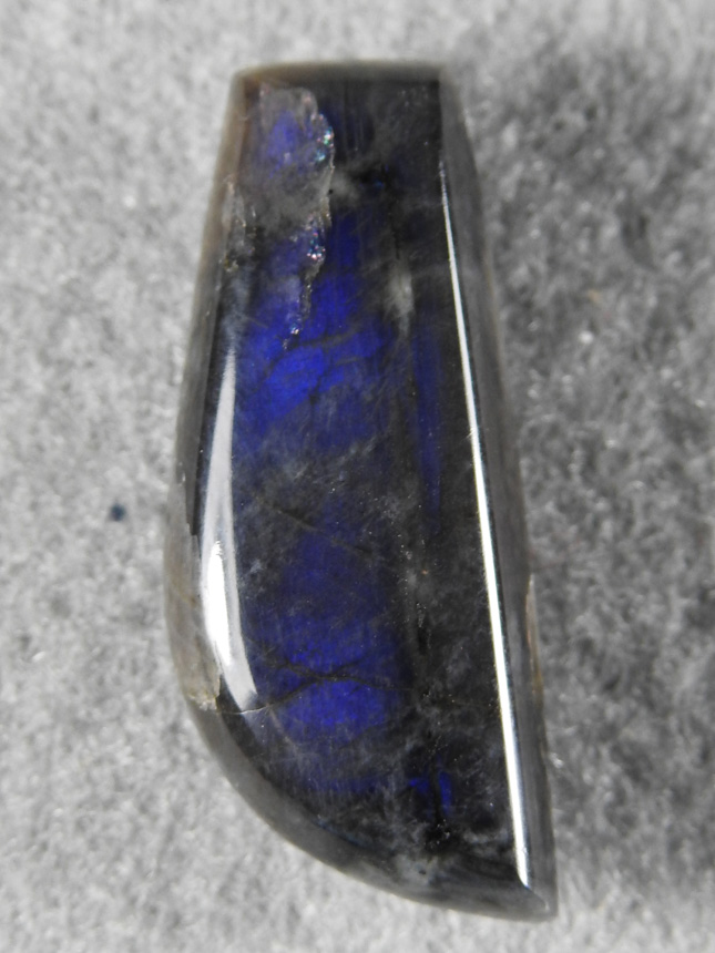 Labradorite 1708 : Top notch Labradorite with neon blue flash.