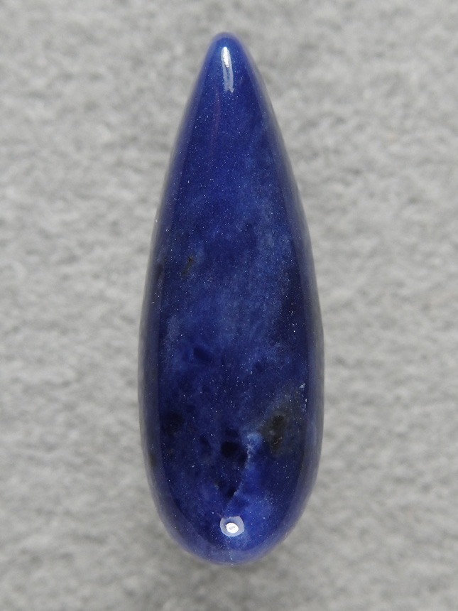 Sodalite 2134 : A very rich blue teardrop of Sodalite.
