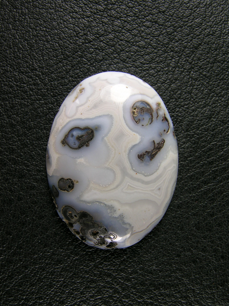 Cady Mtns Agate 588  :  North Cady Mountains, West of the Sagenite area produced this cab.