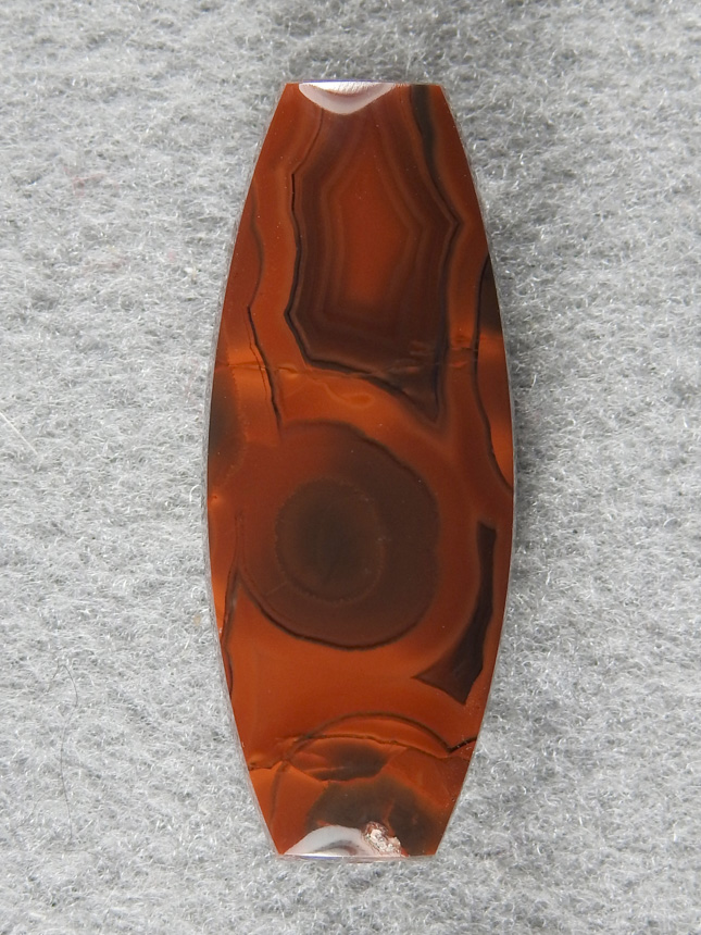 Condor Agate 1947 : This little beauty wasn't happy being big and split on the wheels. #1948 is the other half making 2 awesome stones.
