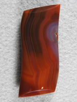 Condor Agate 1946 : An S curve was needed to go with the pattern of this strong stone. Gemmy beauty.