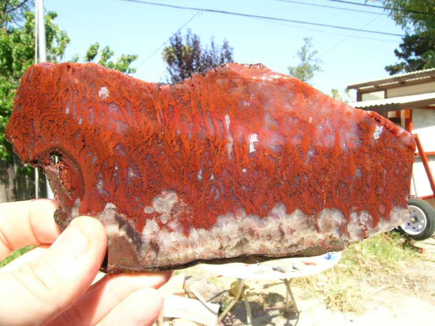 A daylight view of the plumes in one of the slabs.