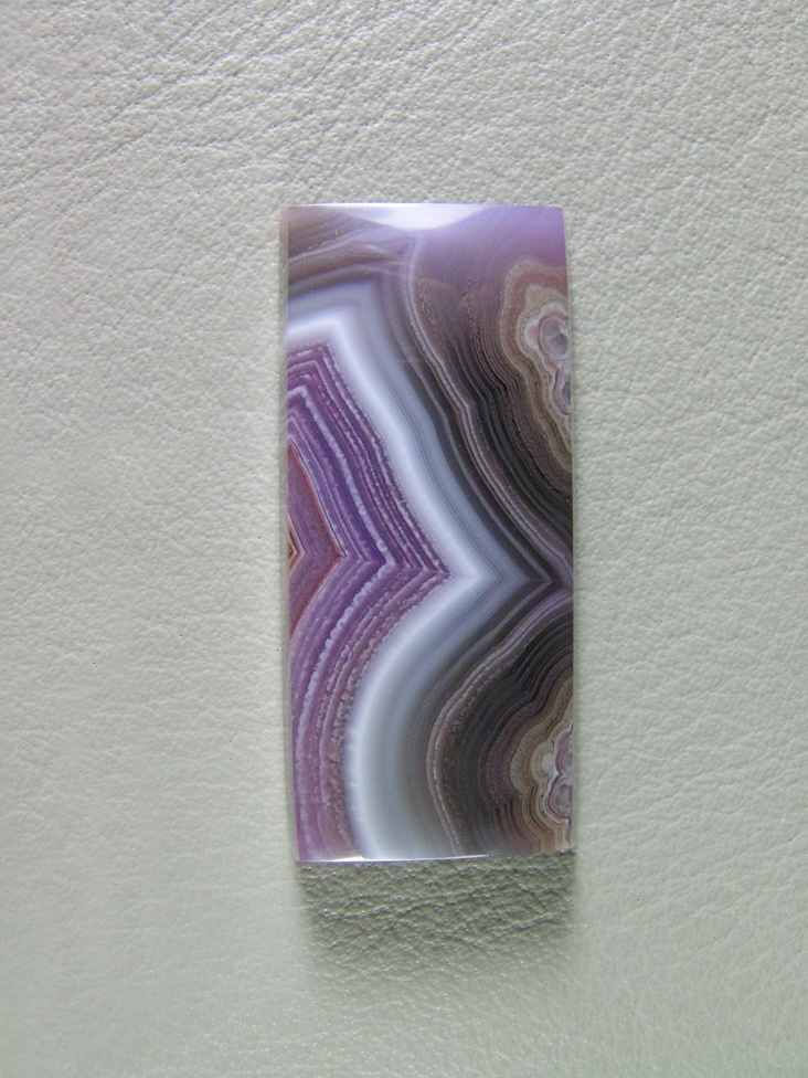 traded Coyamito Agate 252T  :  A great little banded cab with nice contrast and colors.