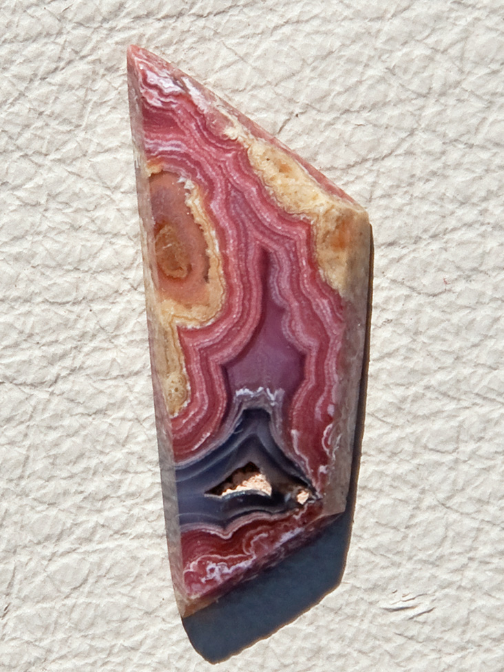 Traded Coyamito Agate 1298T  :  description