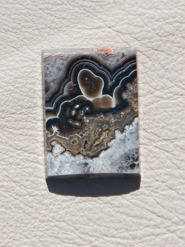 Traded Crazy Lace Agate 1304T  :  description