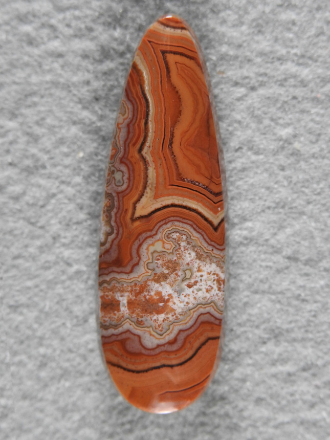 Dryhead Agate 1715 : Elongated Tear drop in the more std colors for Dryhead.