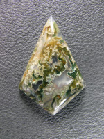 Horse Canyon Moss Agate 712  :  This cab of Green and Gold Tube Moss was from a piece of rough I picked up on my very first time into Horse Canyon.