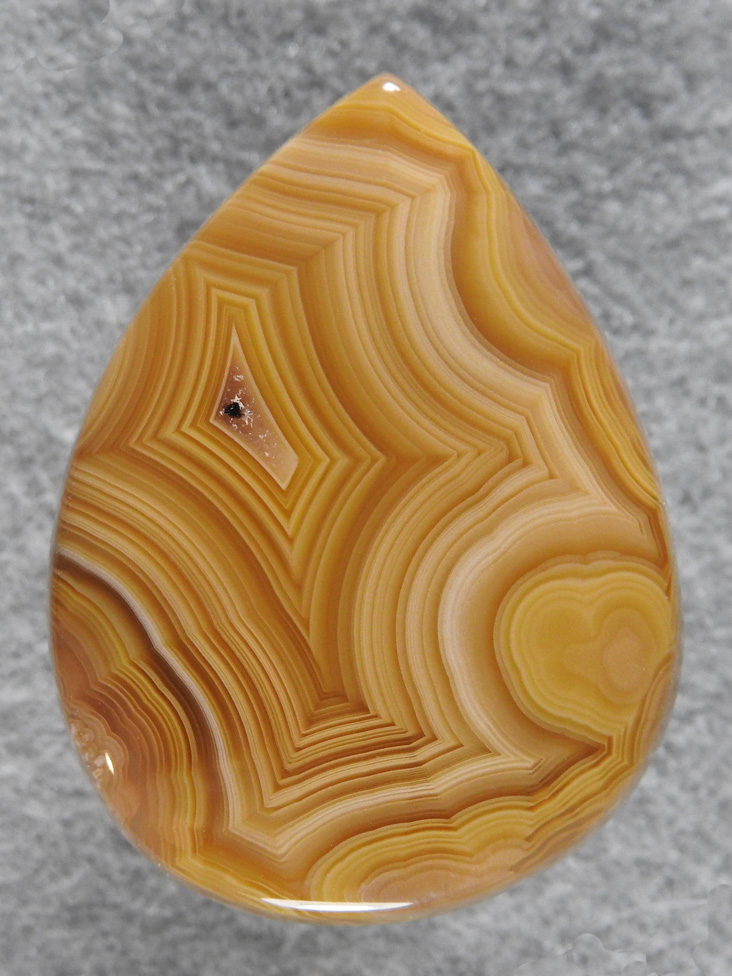 Laguna Agate 33  :  description