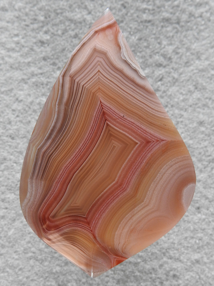 Laguna Agate 8  :    Shadow, color, pattern, finish, what the heack doesn't this just drop dead cab have.  A truely remarkable Laguna.  It's sister is a few pictures away and just as pretty.