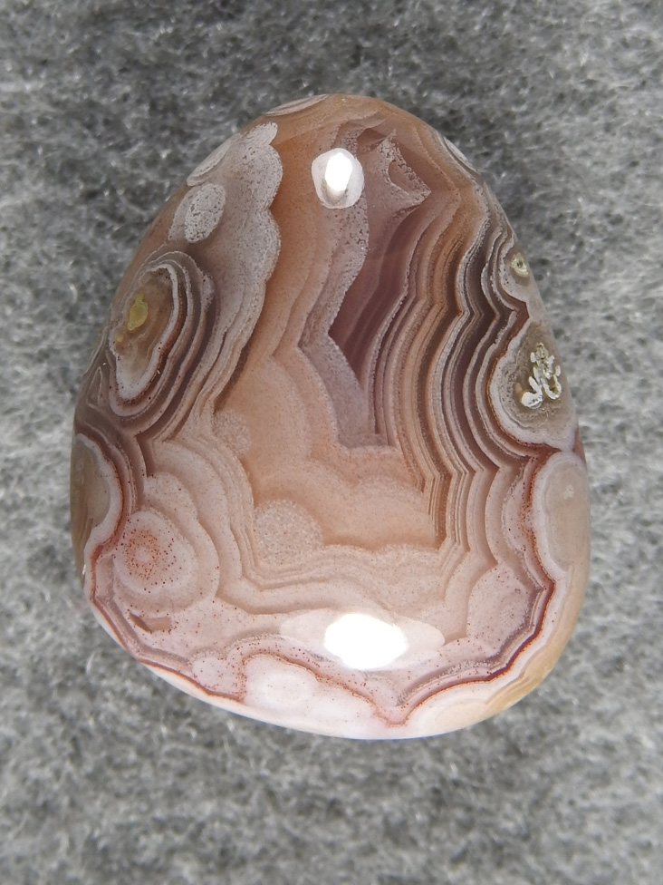 Laguna Agate 1488 : Gem little button of Pastel Laguna with a lacy pattern.
