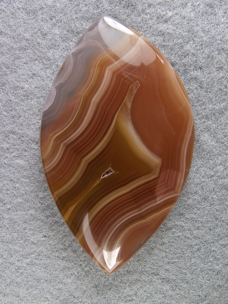 Traded Laguna Agate 86T  :  description