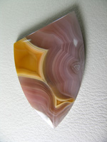 Traded Laguna Agate 112T  :  A very pretty Laguna with striking pattern and great depth in the stone.