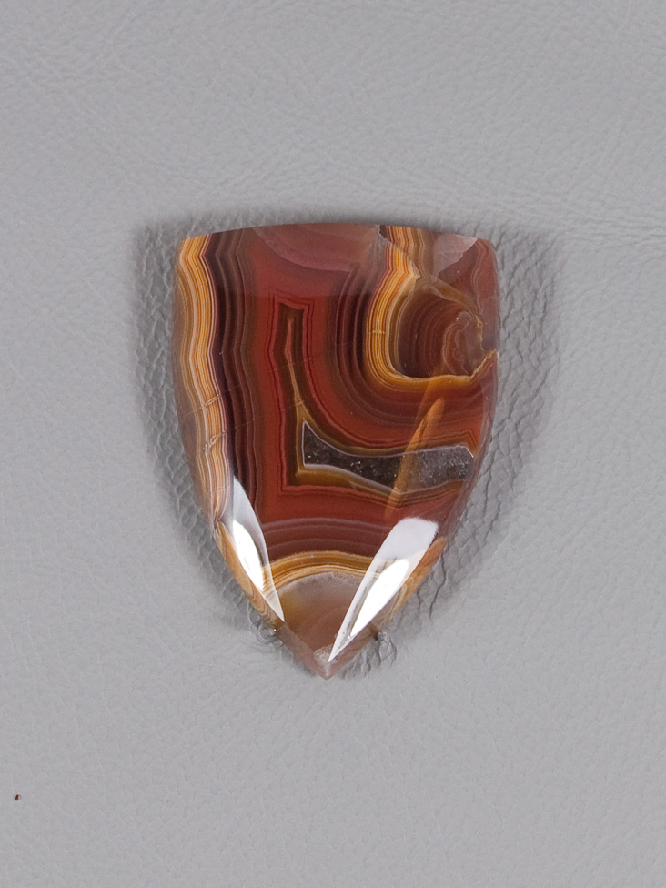 Traded Laguna Agate 352T  :  description
