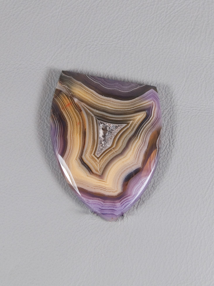 Traded Laguna Agate 354T  :  description