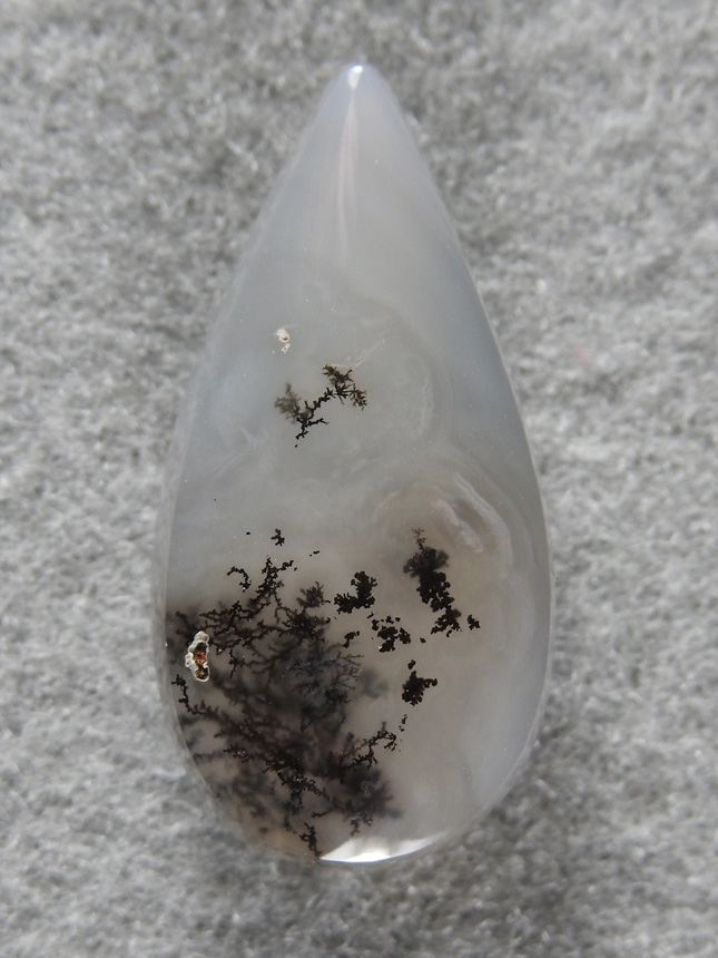 Singleton Plume Agate 1545 : A pretty little teardrop of black plume.