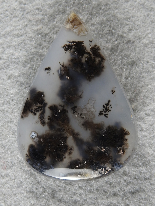Singleton Plume Agate 2022 : Loads of Black plumes in this wide teardrop.