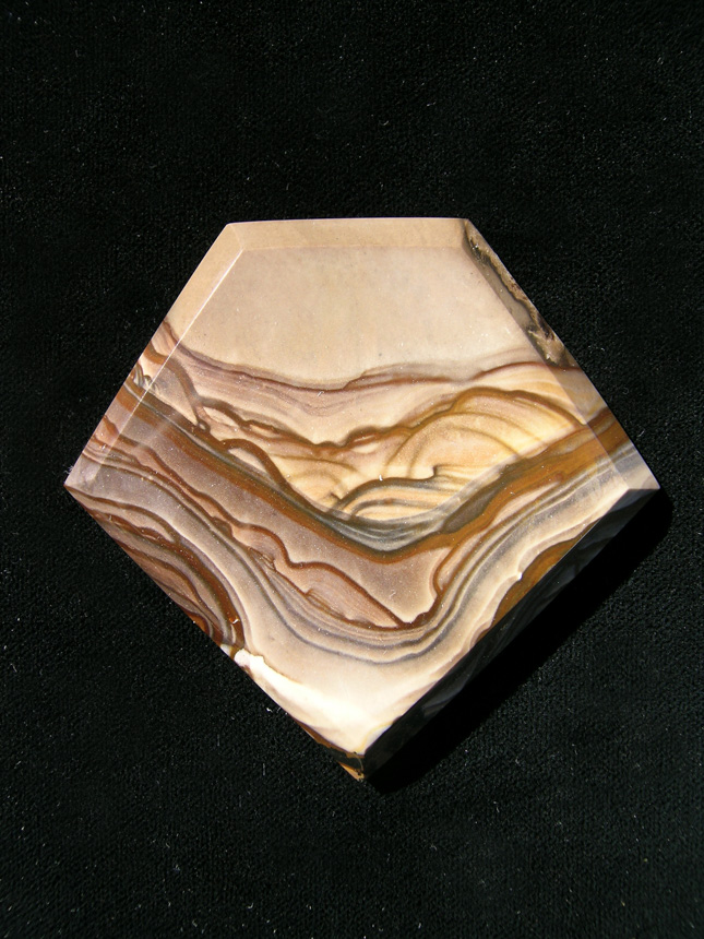 Traded Biggs Jasper 902T  :  Unusal pattern and a cut to help frame it.