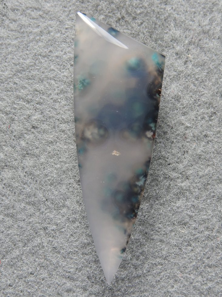 Chrysocolla Plume Agate 1775 : I only found narrow seams and haven't gone back to look for more. A longer cab looking down on the plumes.