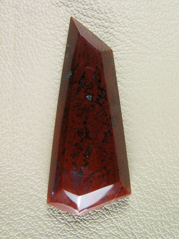 Coronary Plume Agate 652  :  A dark Drop cut with Dark Red Plumes, not as sharply defined as the other stones.