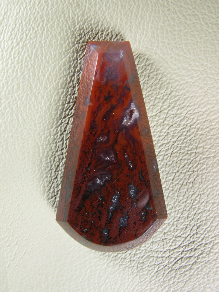 Coronary Plume Agate 664  :  A great stone for a pendant, very nice color change from dark to light.