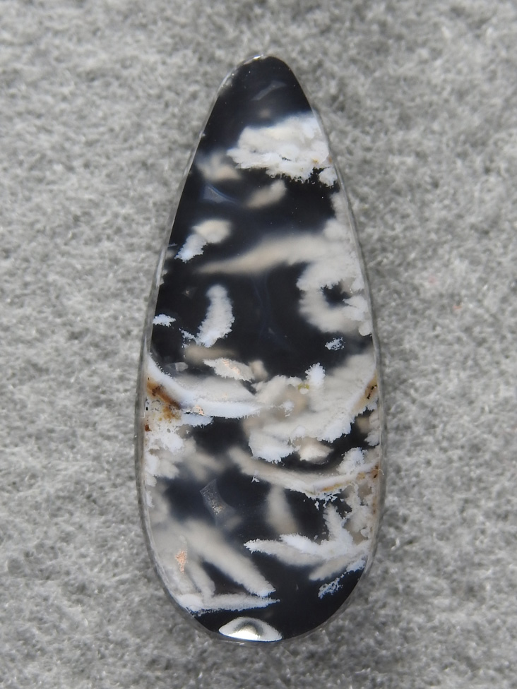 Icicle Agate 1669 : recently discovered this new seam of smaller curved plumes in another canyon and backed it with Mojave Basenite.