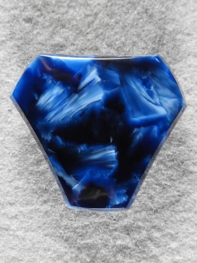 Victoria Stone 1692 : Blue Victoria Stone created by Dr. Imori in the 1960's has never been duplicated. Shape is like a rotary engine but amazing in it's depth and beauty.