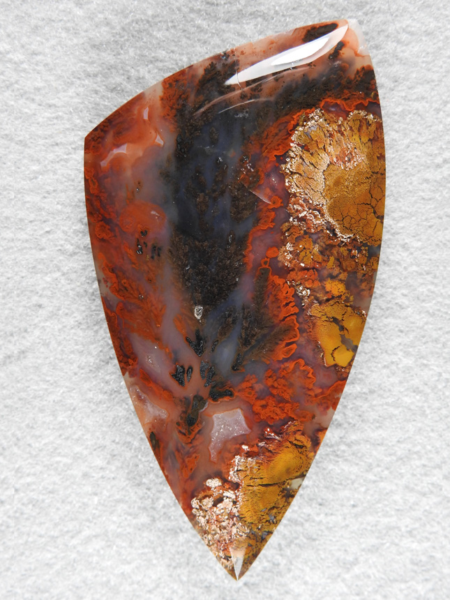 Walker Ranch Plume Agate 2008 : This cab has it all, flower garden Black and Red plume a definite collectors cab.