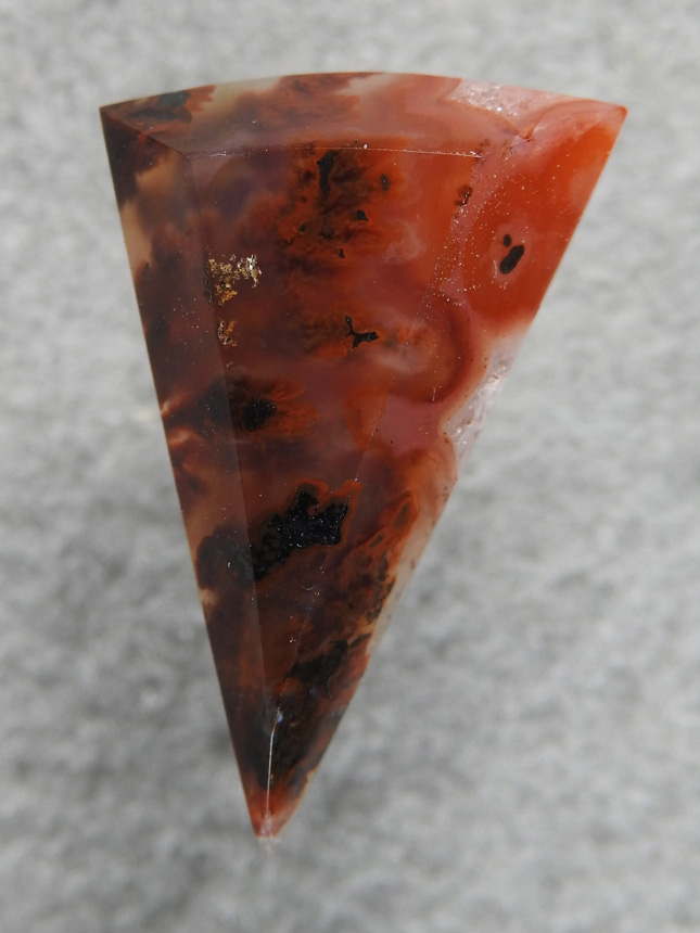 Walker Ranch Plume 479  :  A triangular cut with the Cherry reds and Black.  Short Plumes are vertical in cab and a bit hard to see from top.